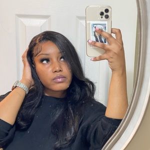 Meet your Posher, Chanel